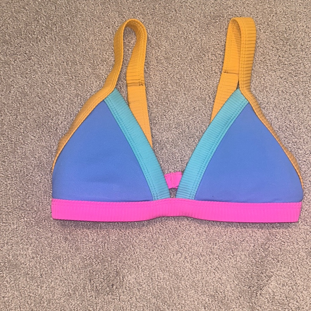 ONEONE Swimwear- Kameron Bikini Top Size Medium